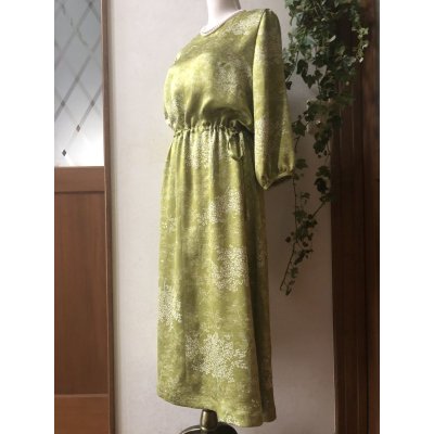 画像4: 長袖ワンピース 9号（オリジナル、和柄、1点もの、着物リメイク、着物リメイクワンピース、黄緑色、ウエスト紐調節ワンピース、モダンワンピース、フォーマルワンピース、パーティーワンピース、ナチュラル、自由コーデ）