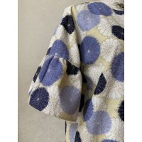 ノーカラーギャザーコート（フリーサイズ）着物リメイク、花柄、菊模様、一点物、オリジナル、紬、絹素材、モダン、着物リメイクコート、レトロ、クラシカル）