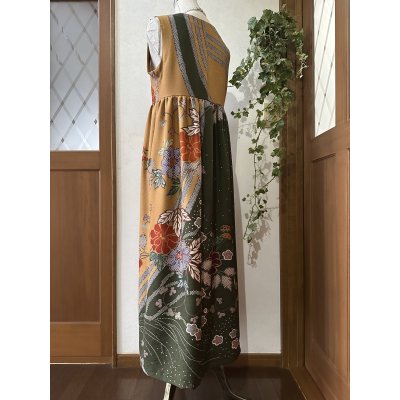 画像7: カシュクール風ハイウエストドレス 9〜11号（からし色、オリジナル、和柄、1点もの、着物リメイク、着物リメイクドレス、フォーマルドレス、ノースリーブドレス、モダン、パーティードレス、振袖リメイク）