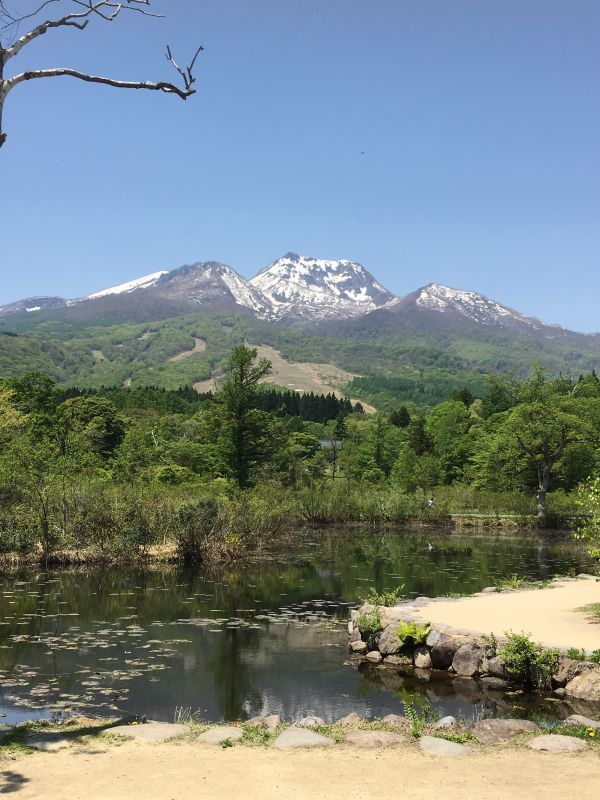 画像: 妙高山といもり池